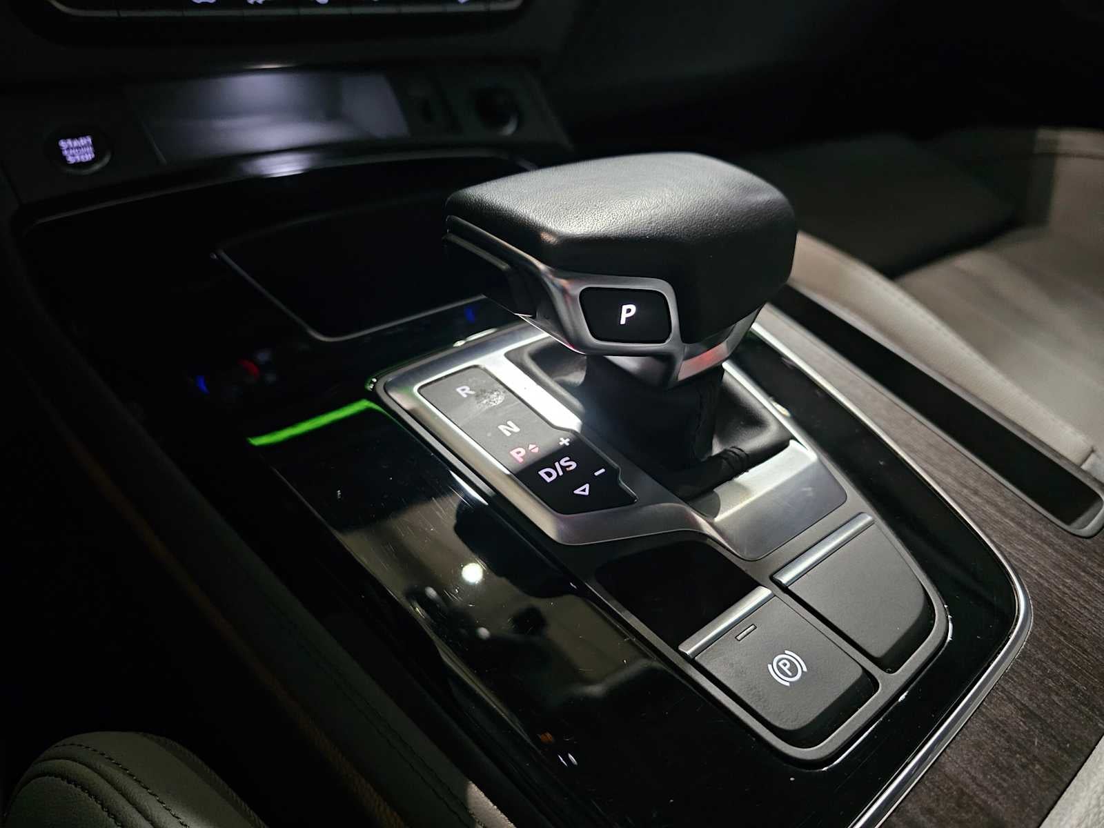 2022 Audi Q5 S line Prestige 55 TFSI e quattro
