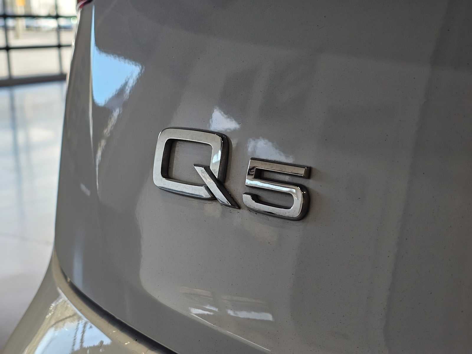 2022 Audi Q5 S line Premium 45 TFSI quattro