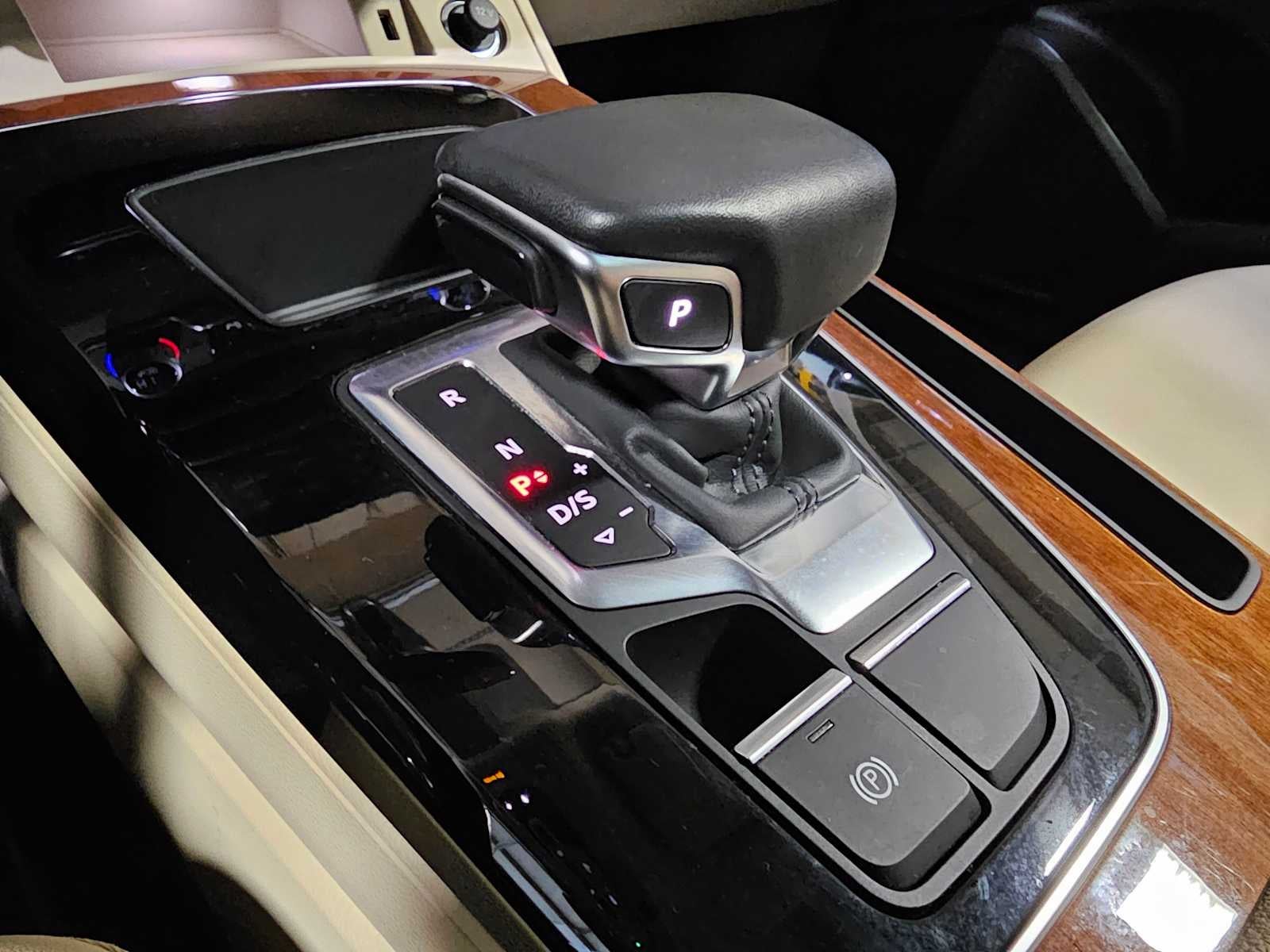 2022 Audi Q5 S line Premium 45 TFSI quattro