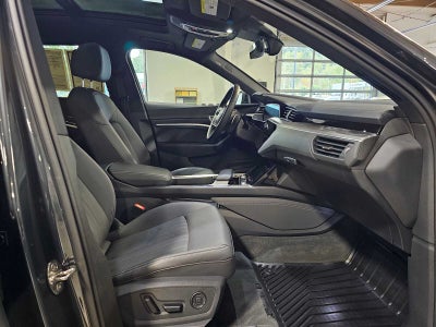 2023 Audi e-tron Premium Plus