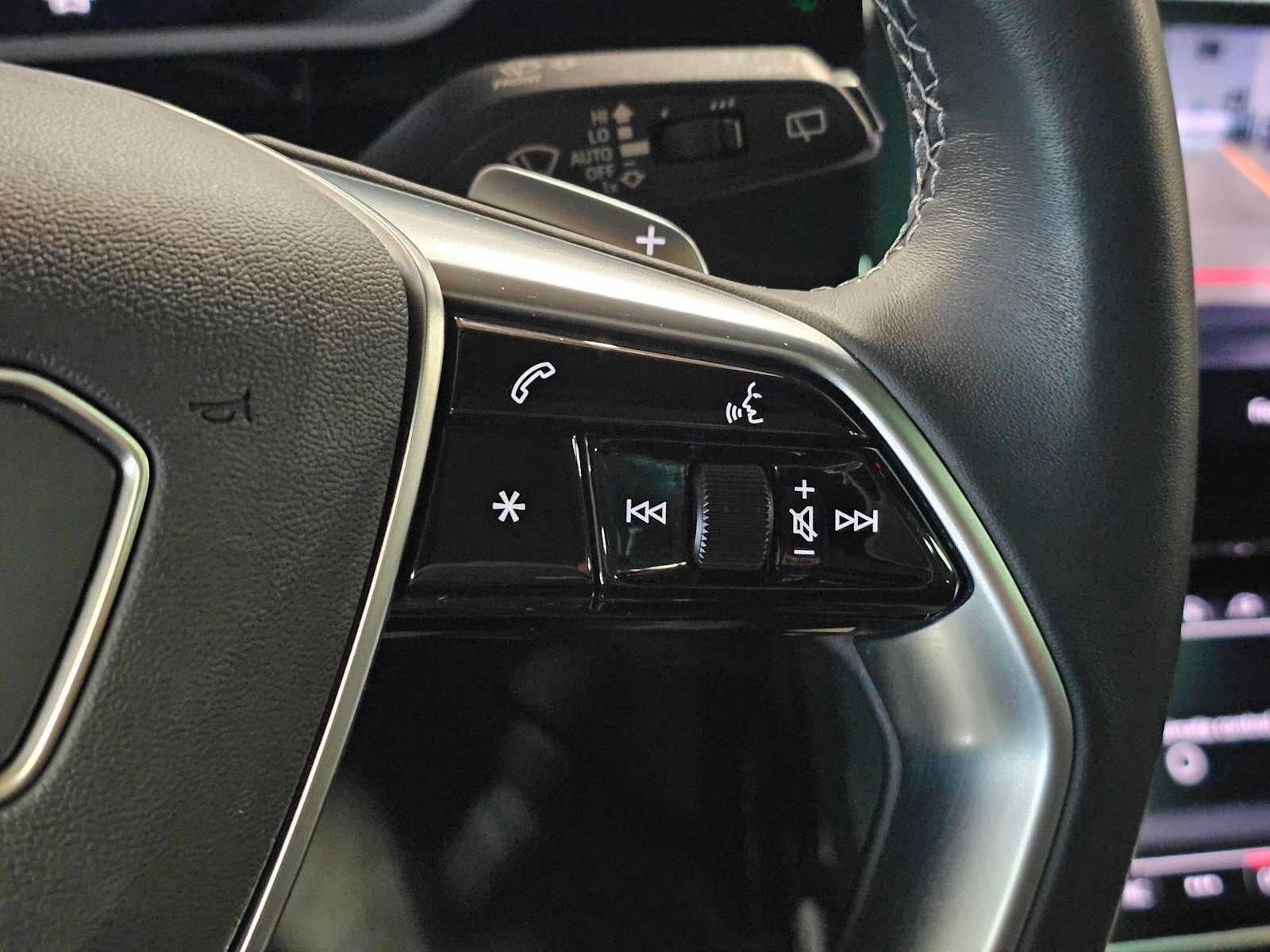 2023 Audi e-tron Premium Plus