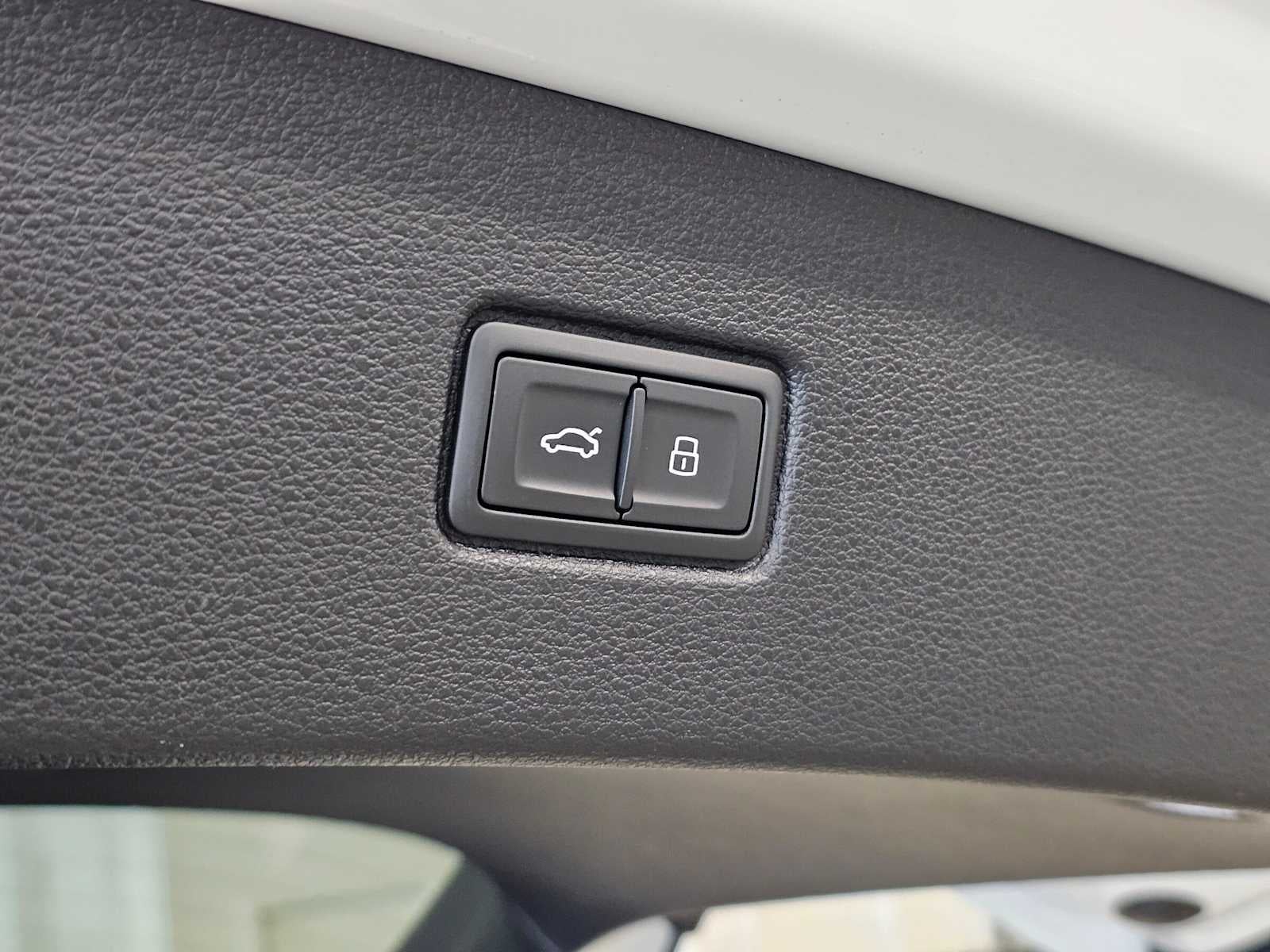 2023 Audi Q7 Premium Plus