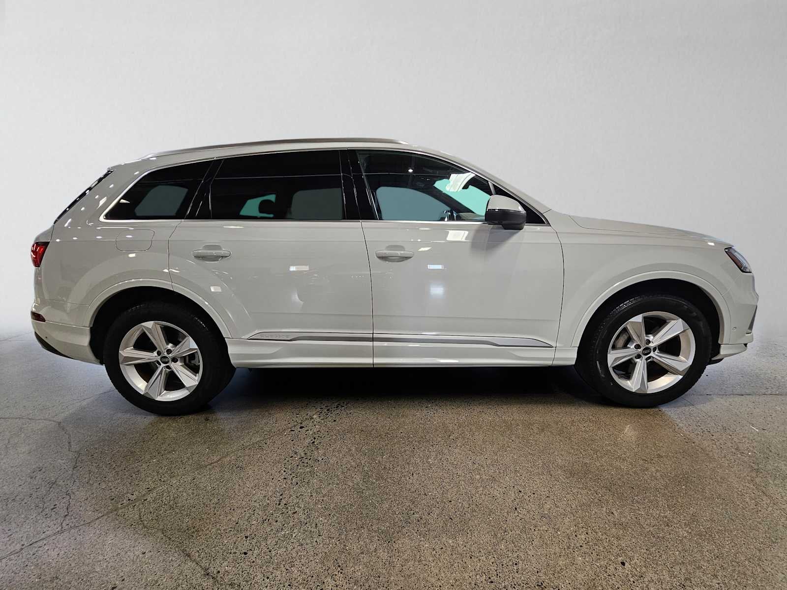 2023 Audi Q7 Premium Plus