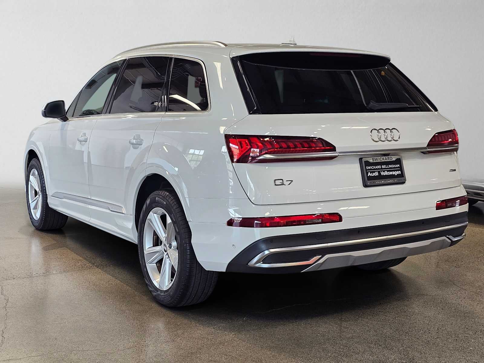 2023 Audi Q7 Premium Plus
