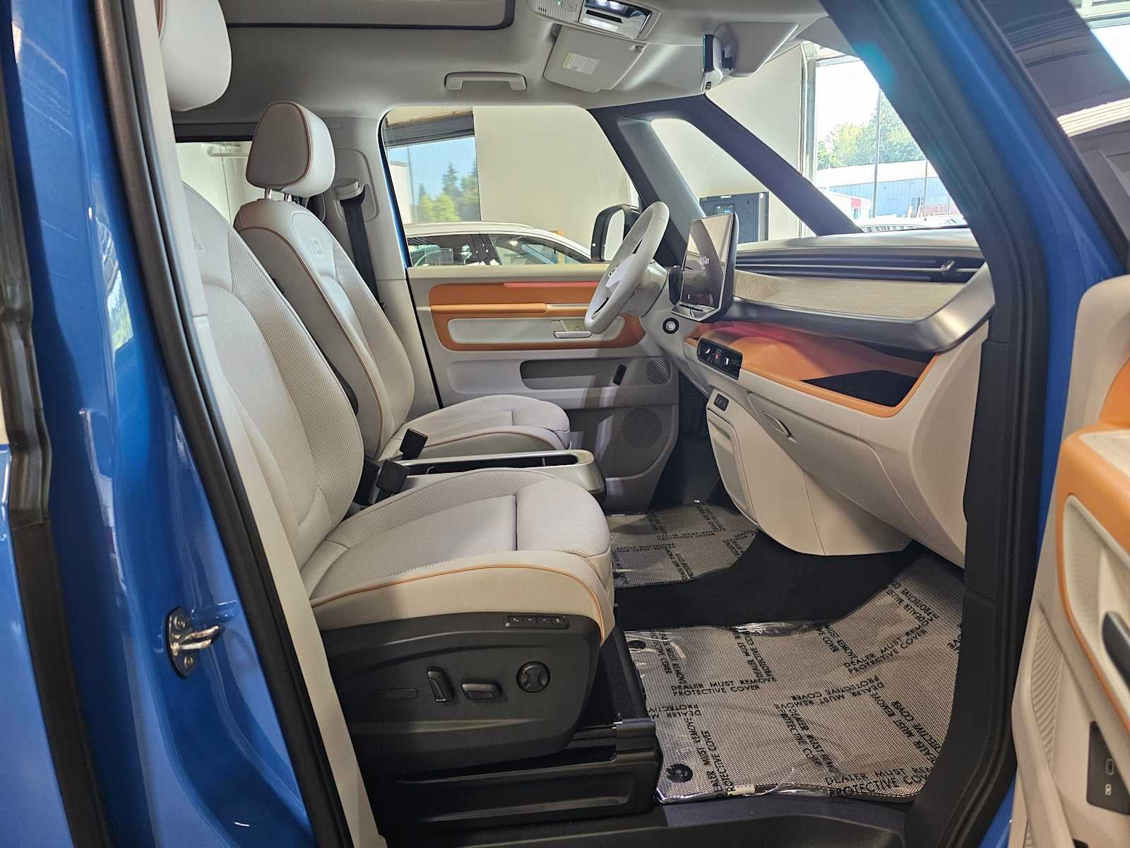 2025 Volkswagen ID. Buzz 1st Edition 4MOTION w/Two-Tone