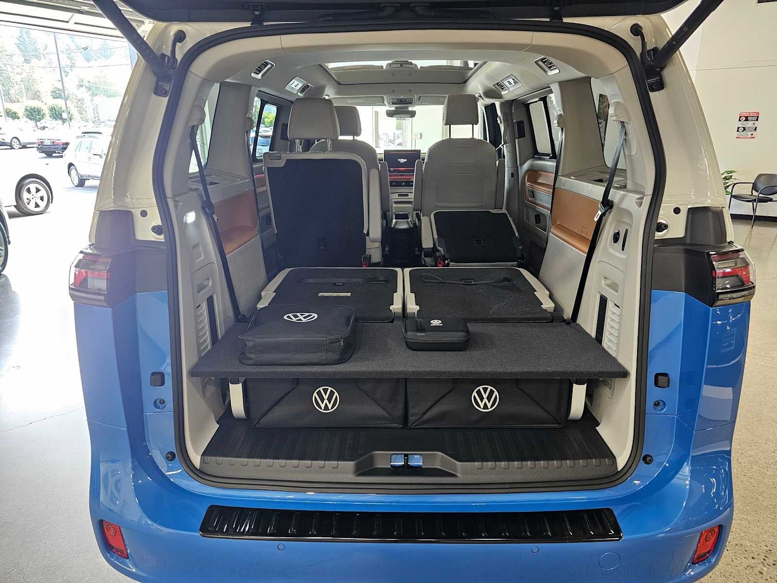 2025 Volkswagen ID. Buzz 1st Edition 4MOTION w/Two-Tone