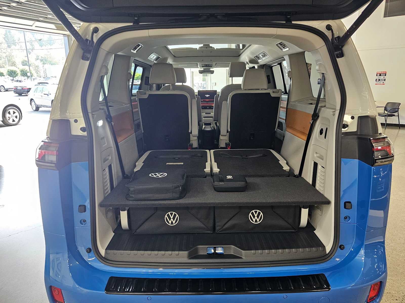 2025 Volkswagen ID. Buzz 1st Edition 4MOTION w/Two-Tone