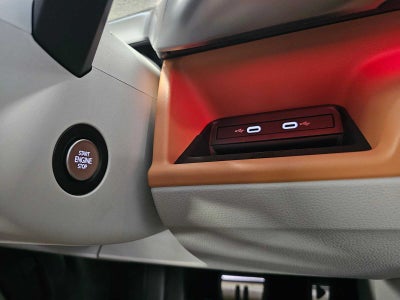 2025 Volkswagen ID. Buzz 1st Edition 4MOTION w/Two-Tone