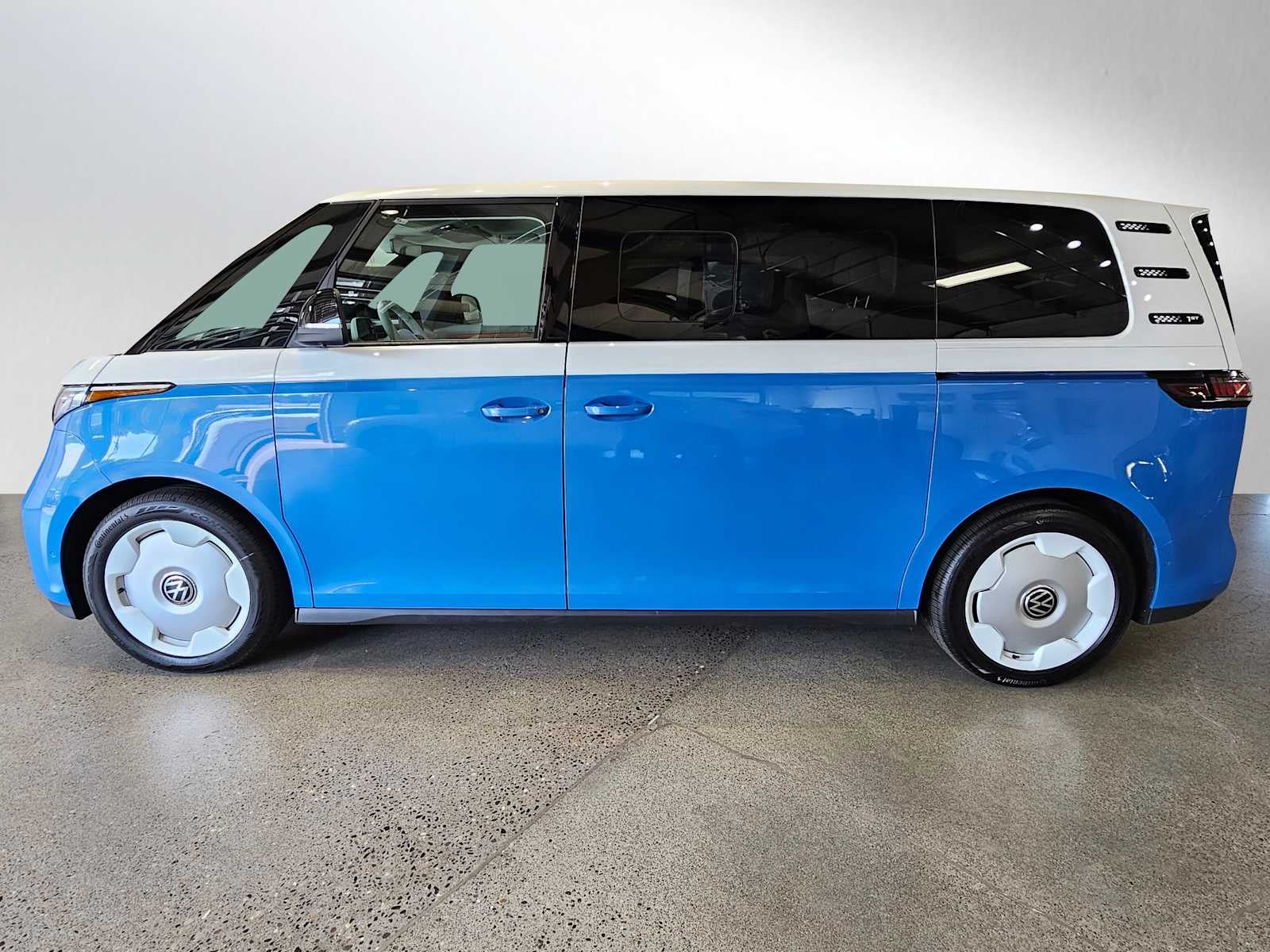 2025 Volkswagen ID. Buzz 1st Edition 4MOTION w/Two-Tone