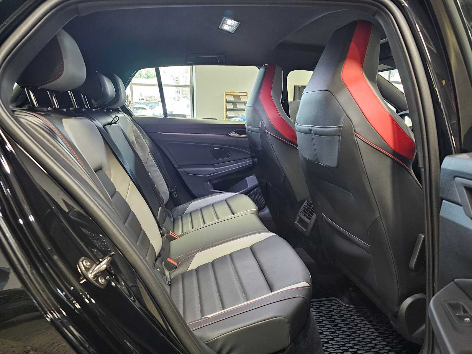 2026 Volkswagen Golf GTI 2.0T SE DSG