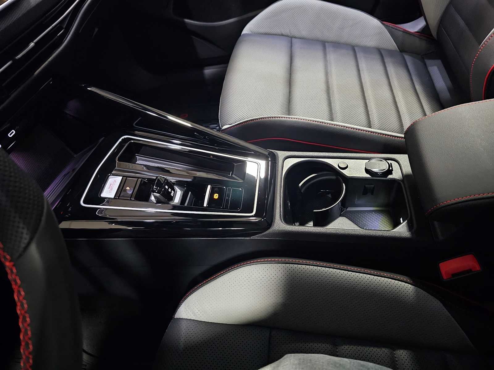 2026 Volkswagen Golf GTI 2.0T SE DSG