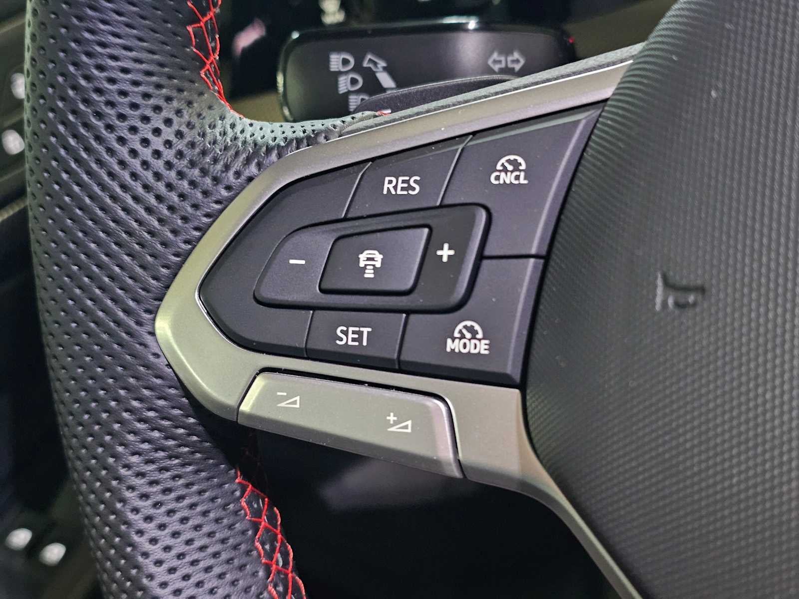 2026 Volkswagen Golf GTI 2.0T SE DSG