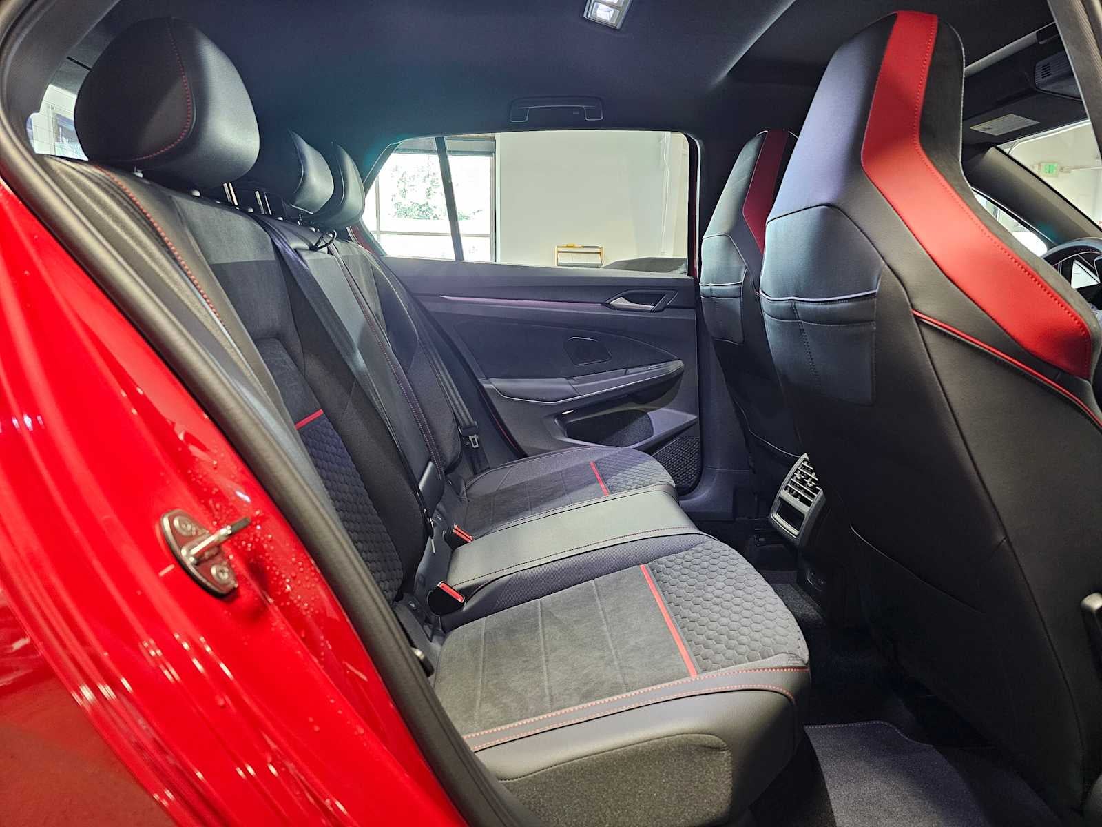 2026 Volkswagen Golf GTI 2.0T SE DSG