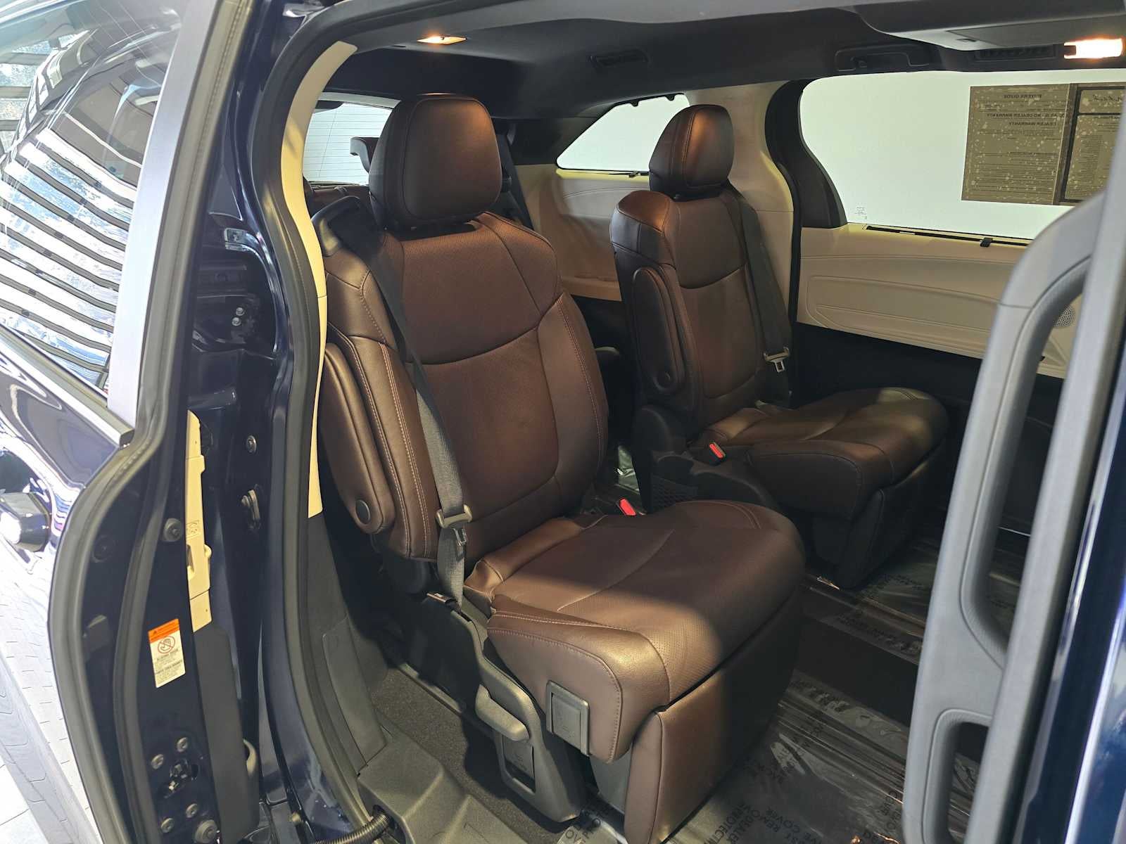 2023 Toyota Sienna Platinum