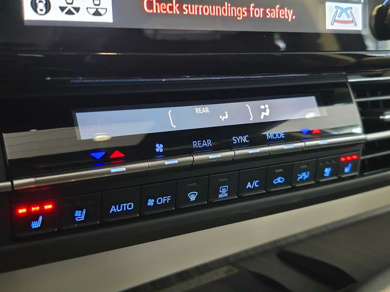 2023 Toyota Sienna Platinum