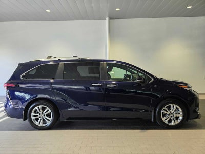 2023 Toyota Sienna Platinum