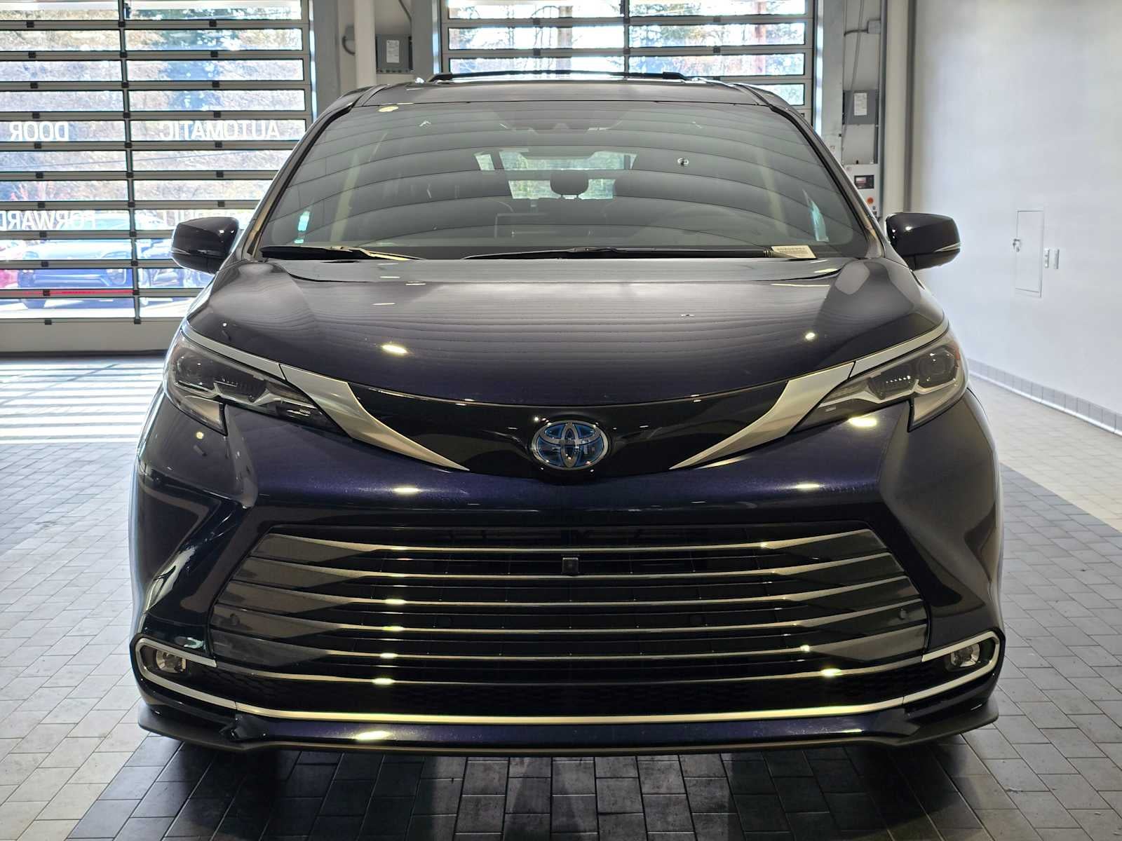 2023 Toyota Sienna Platinum