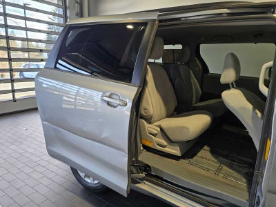 2012 Toyota Sienna LE