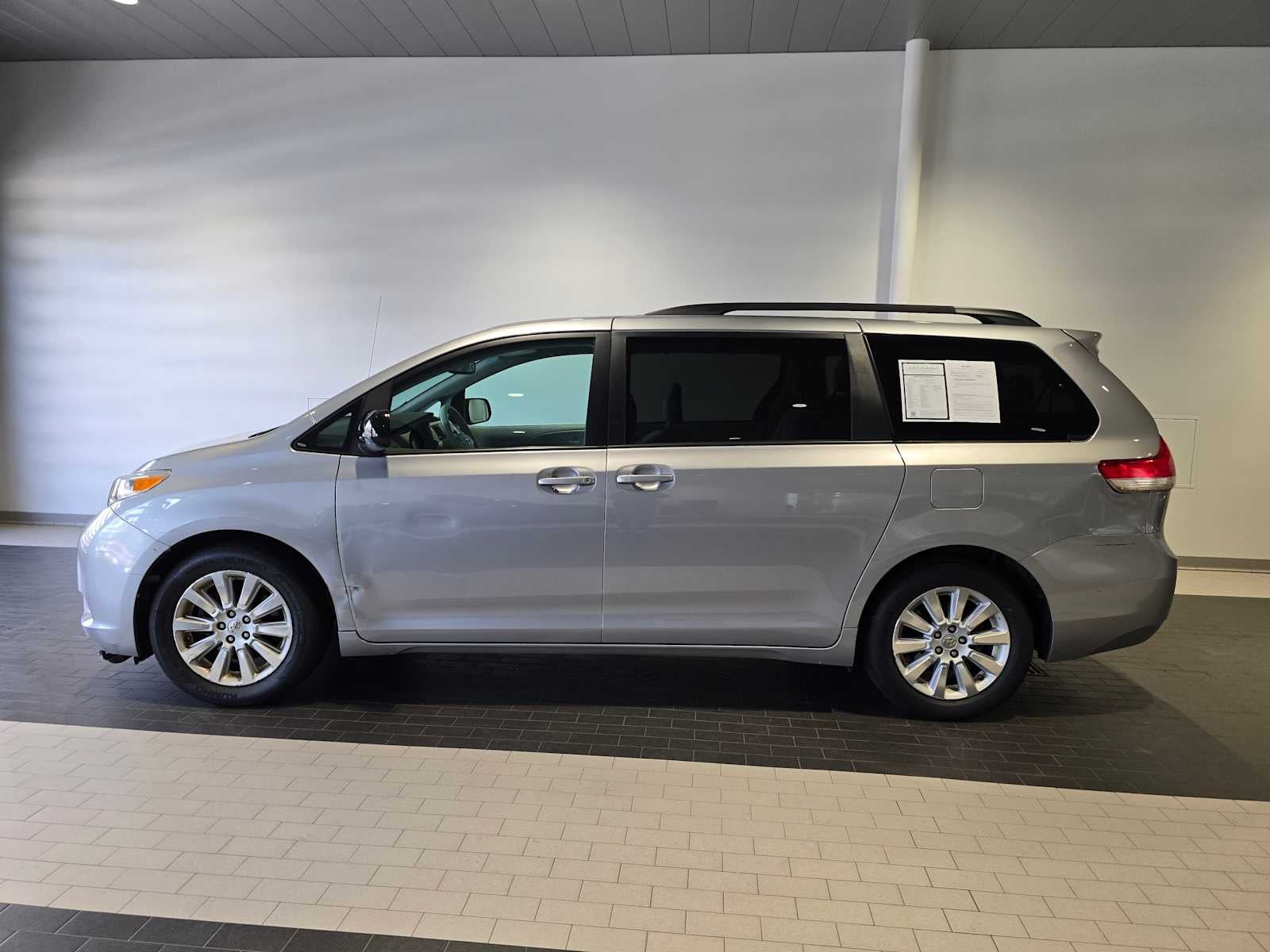 2012 Toyota Sienna LE
