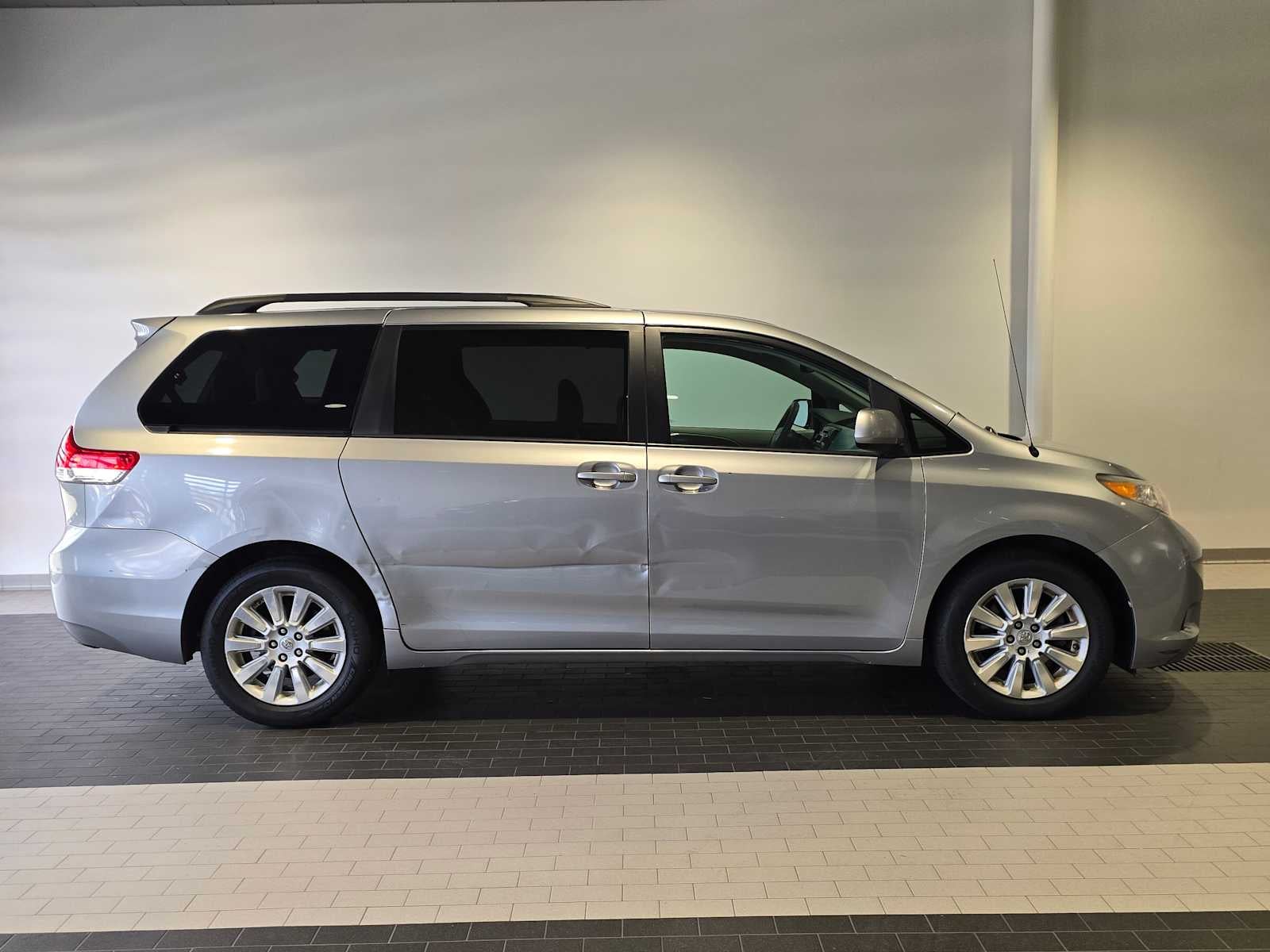 2012 Toyota Sienna LE