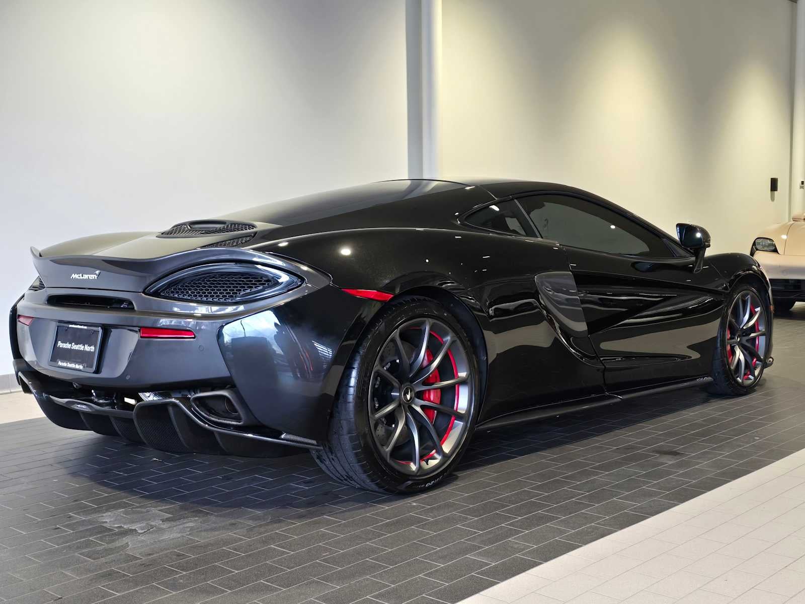 2019 McLaren 570GT Base