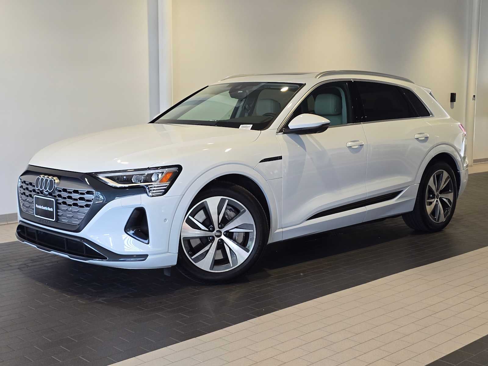 2024 Audi Q8 e-tron Premium Plus