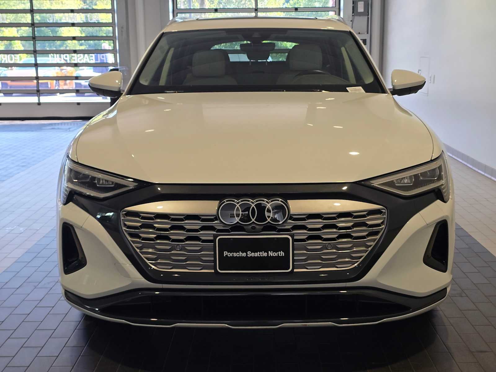 2024 Audi Q8 e-tron Premium Plus