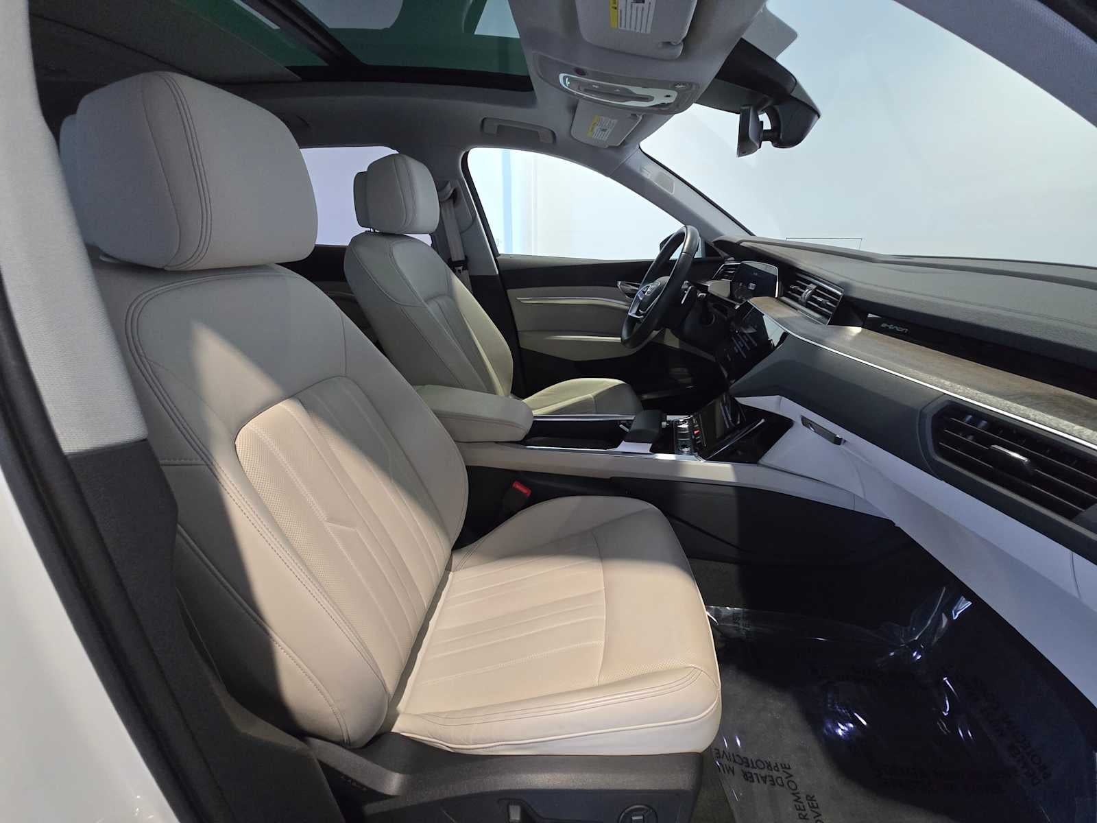 2024 Audi Q8 e-tron Premium Plus