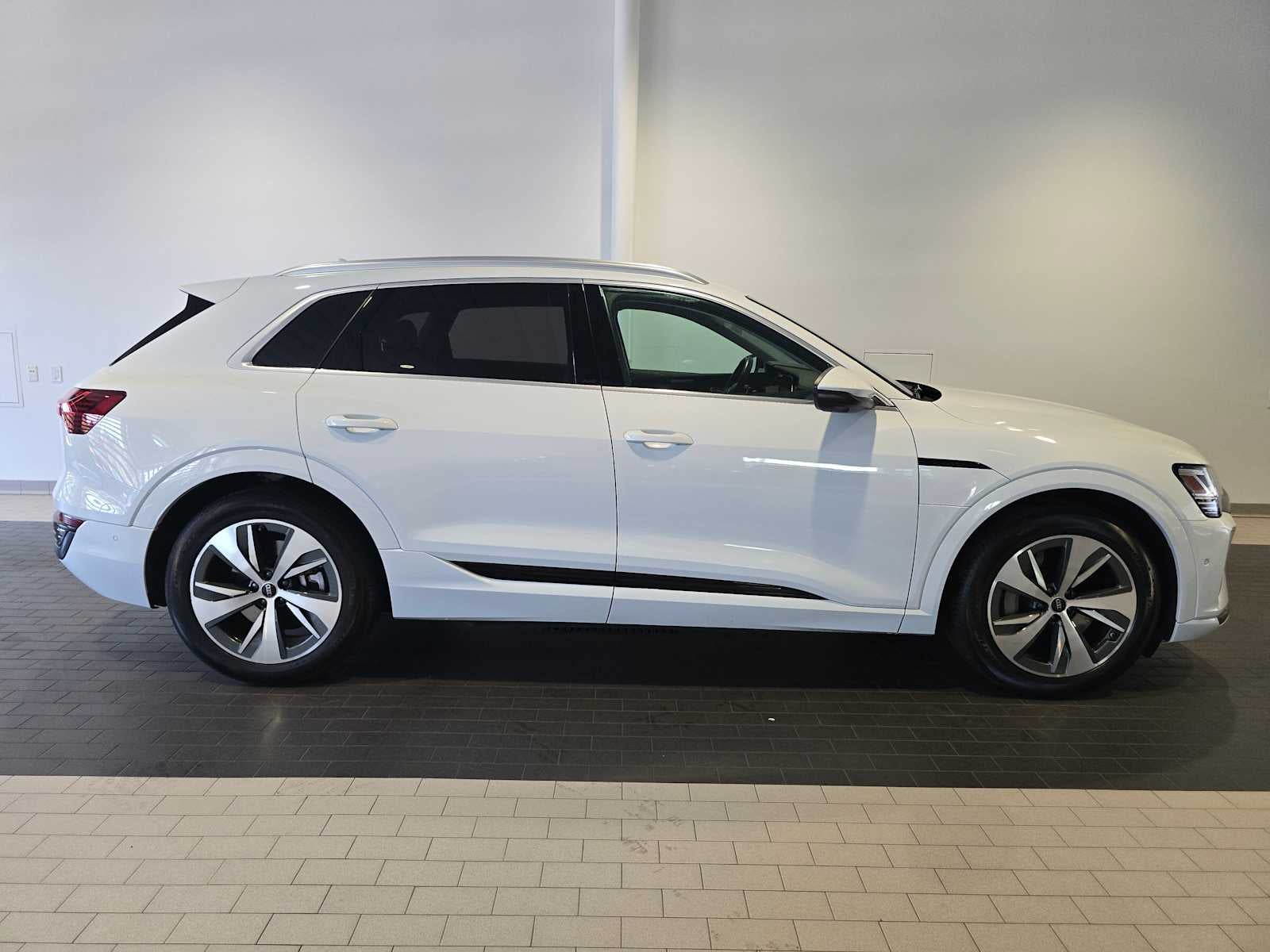 2024 Audi Q8 e-tron Premium Plus