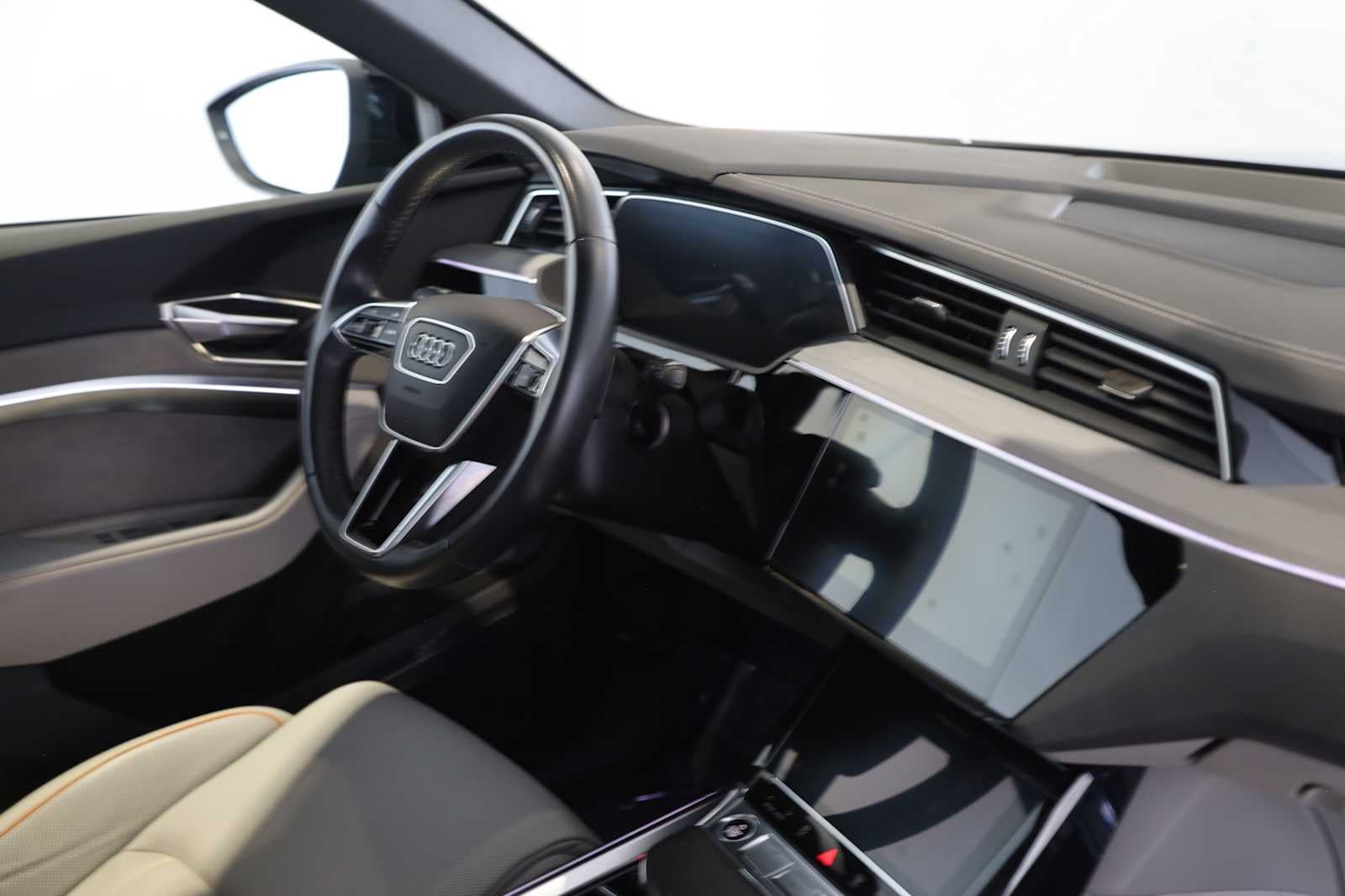 2024 Audi Q8 e-tron Prestige