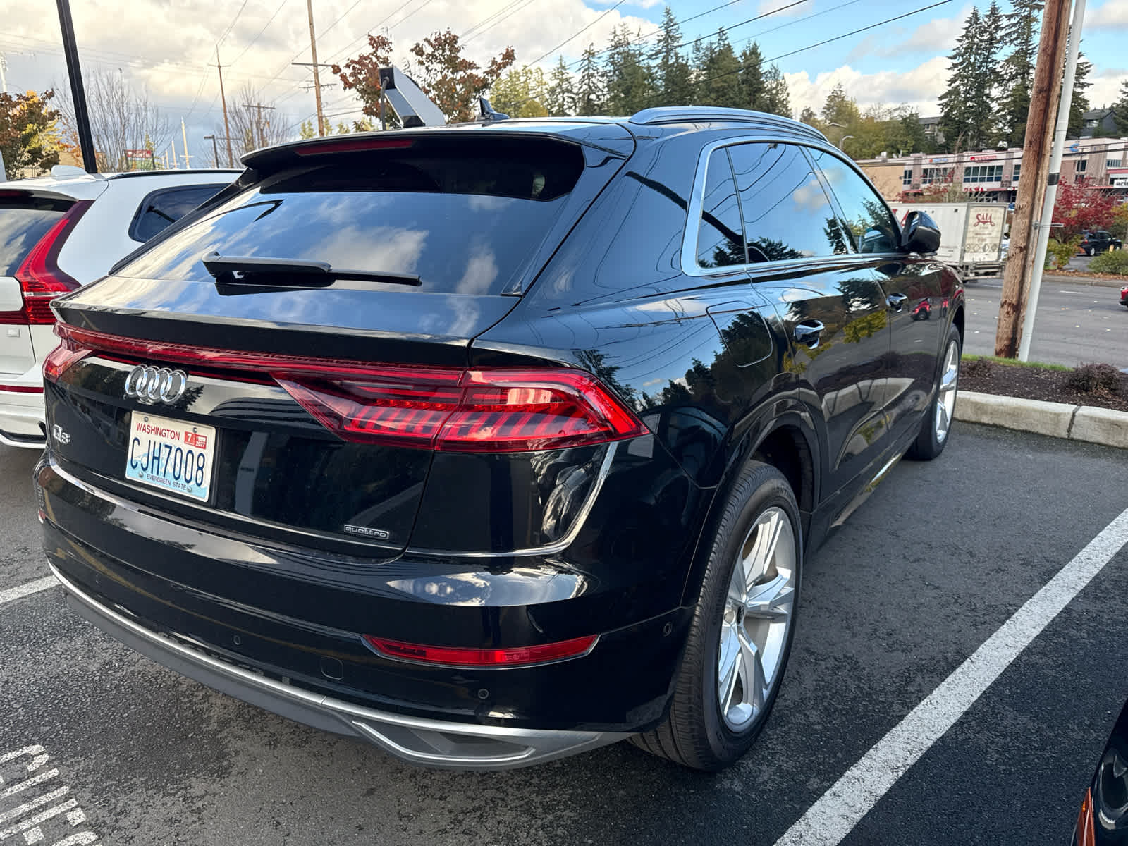 2023 Audi Q8 Premium