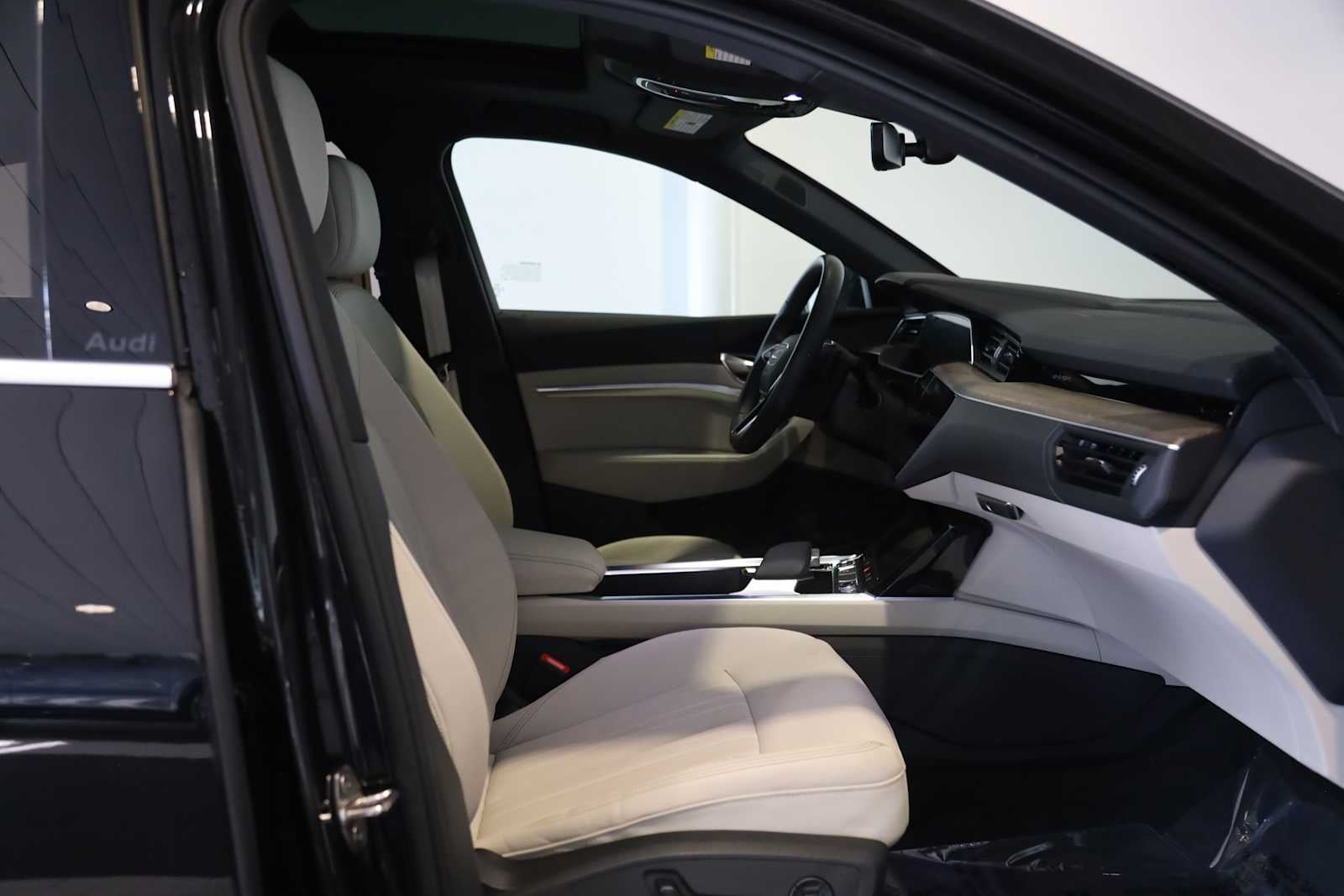 2024 Audi Q8 e-tron Sportback S line Premium Plus