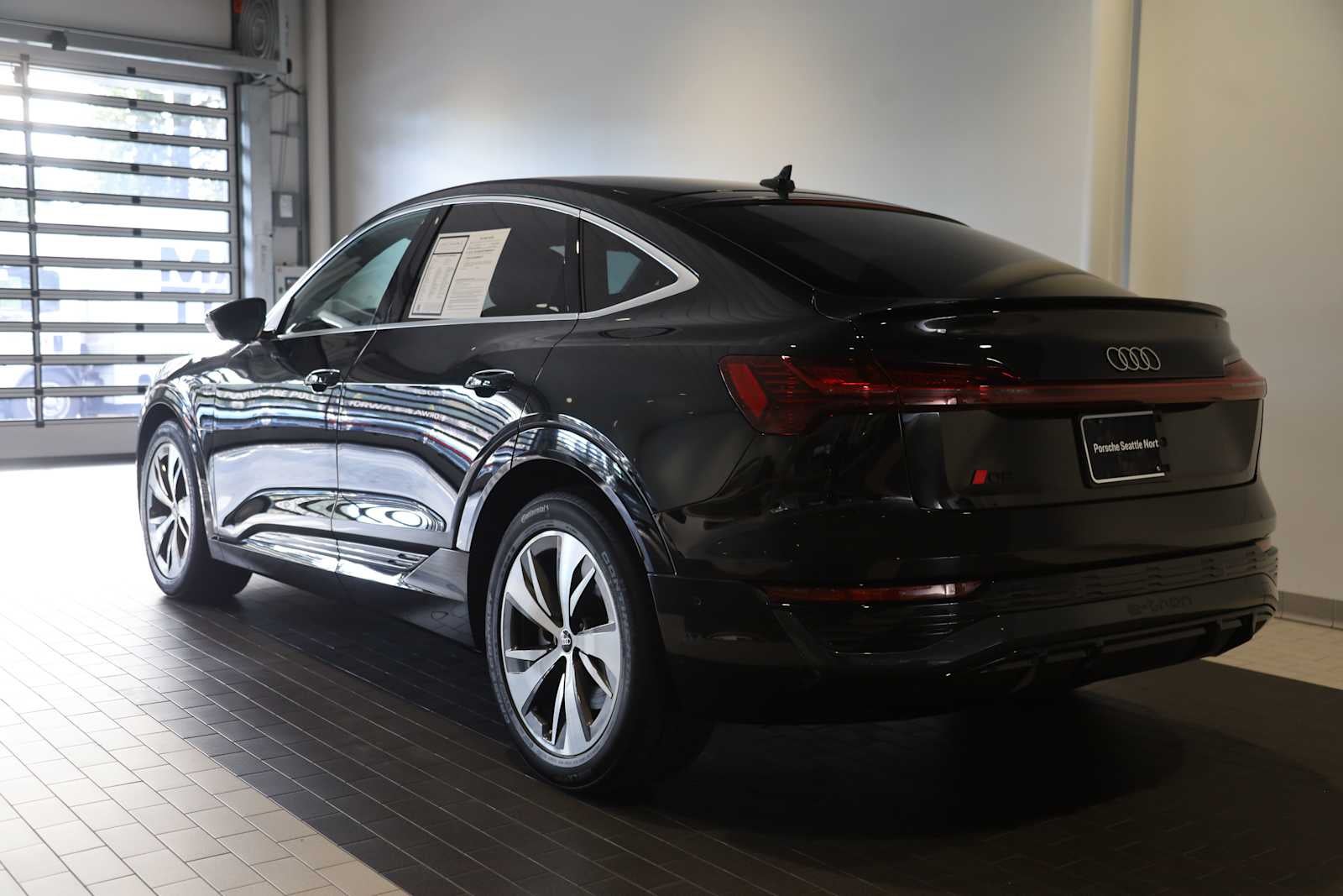 2024 Audi Q8 e-tron Sportback S line Premium Plus