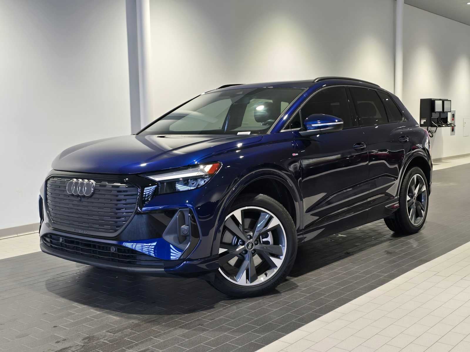 2024 Audi Q4 e-tron Premium Plus