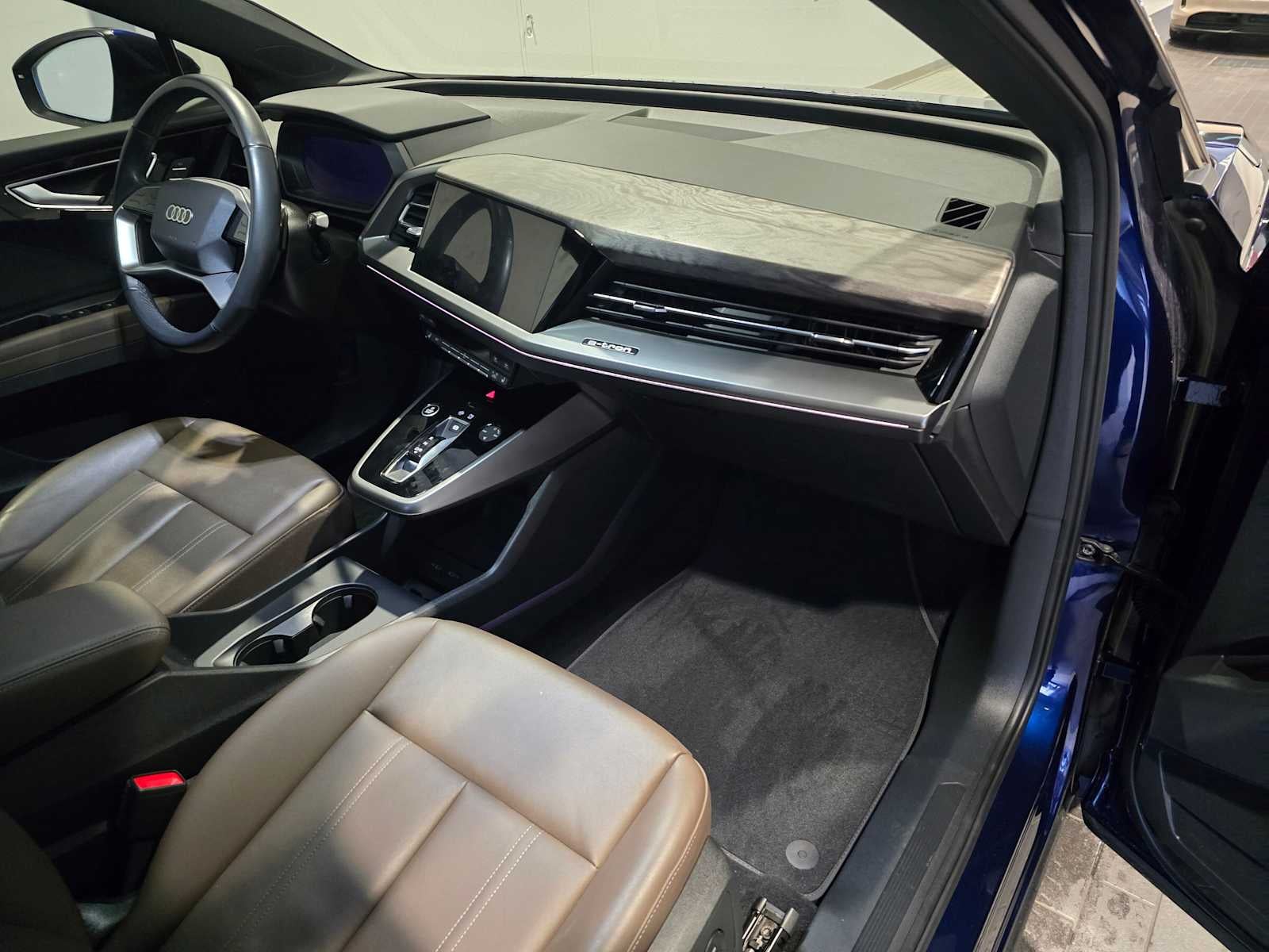 2024 Audi Q4 e-tron Premium Plus