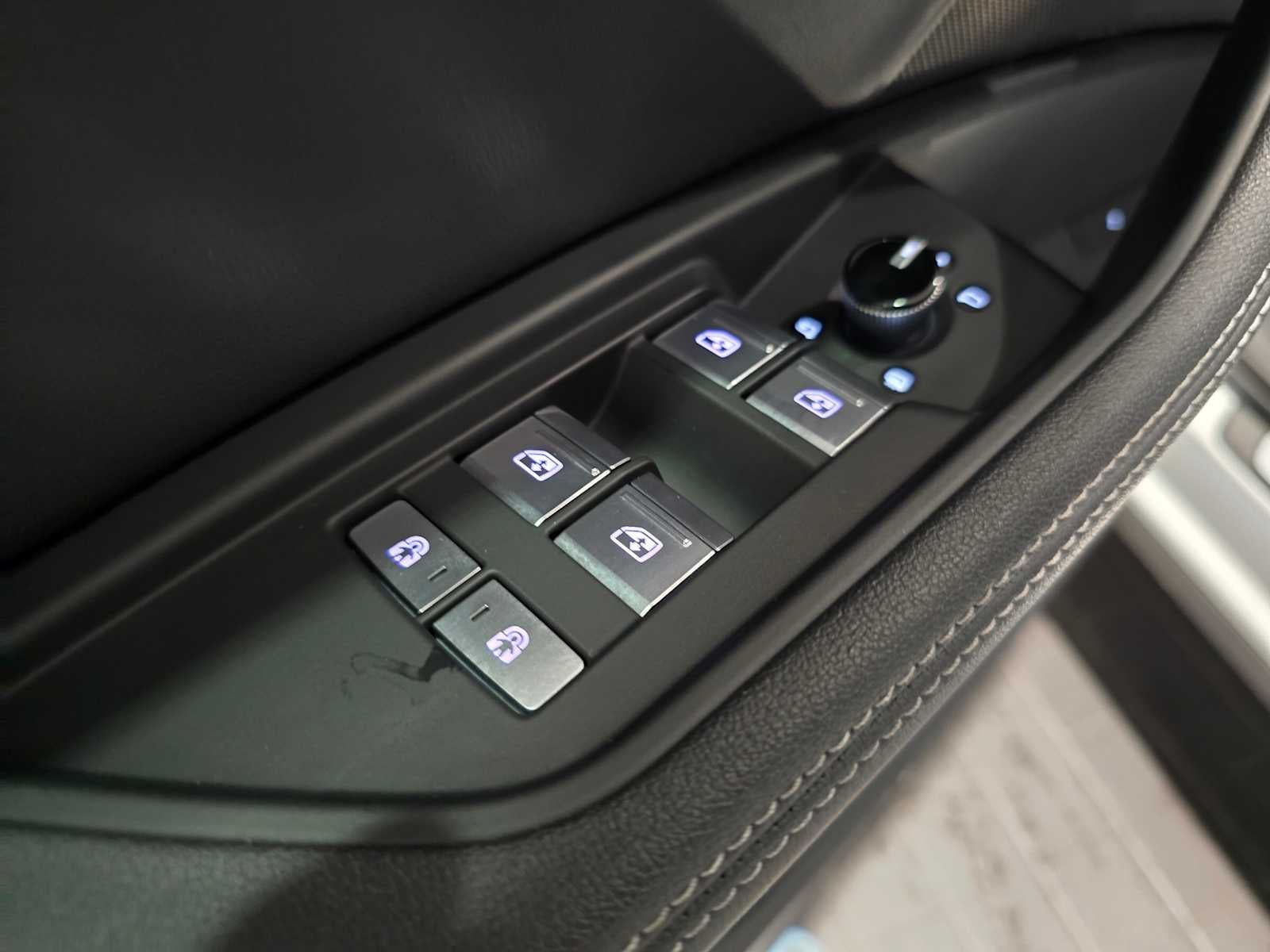 2023 Audi e-tron Premium Plus