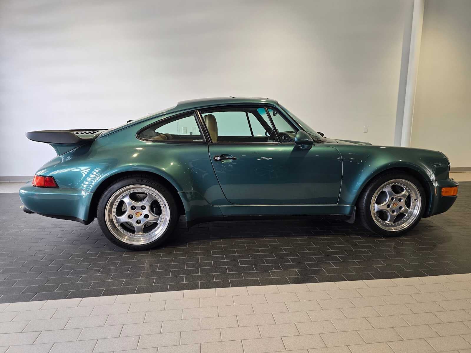 1991 Porsche 911 Turbo Base