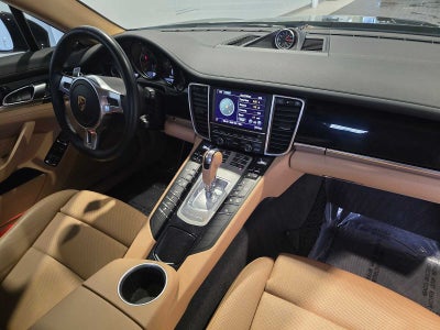 2016 Porsche Panamera Panamera 4 Edition