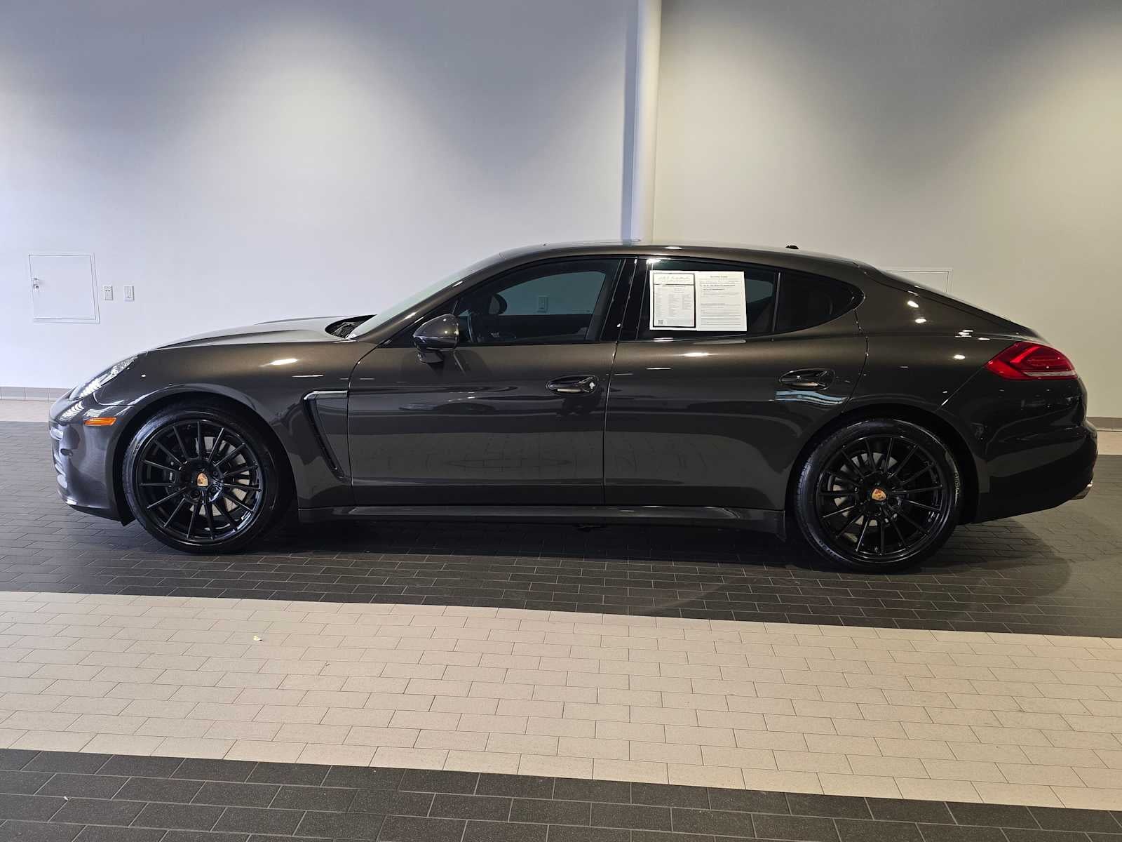 2016 Porsche Panamera Panamera 4 Edition
