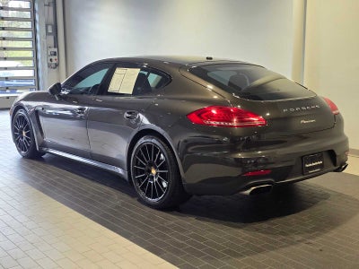2016 Porsche Panamera Panamera 4 Edition