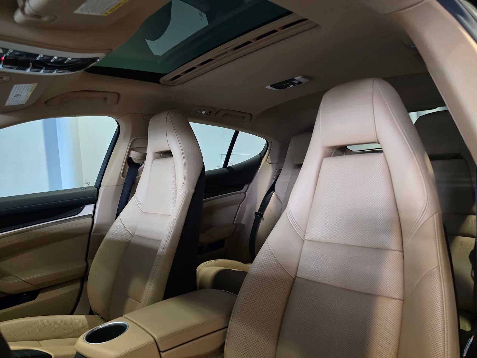 2016 Porsche Panamera Panamera 4 Edition