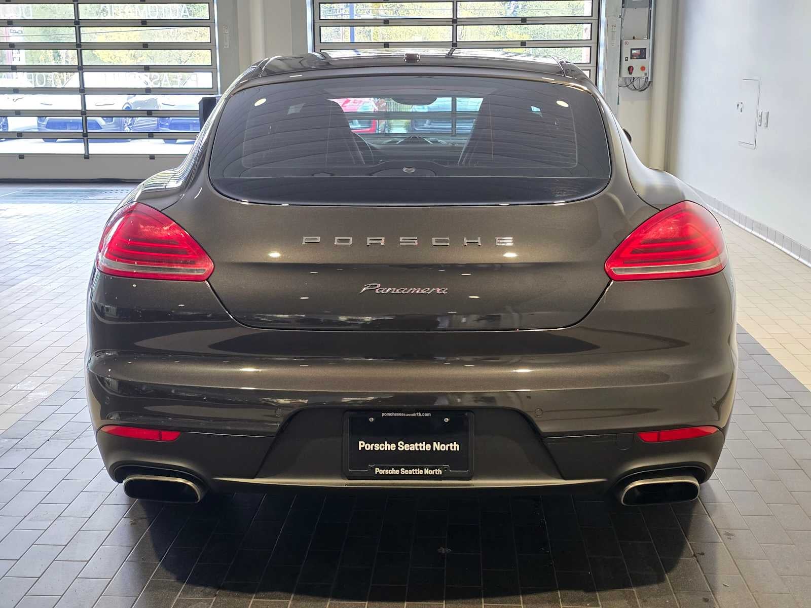 2016 Porsche Panamera Panamera 4 Edition
