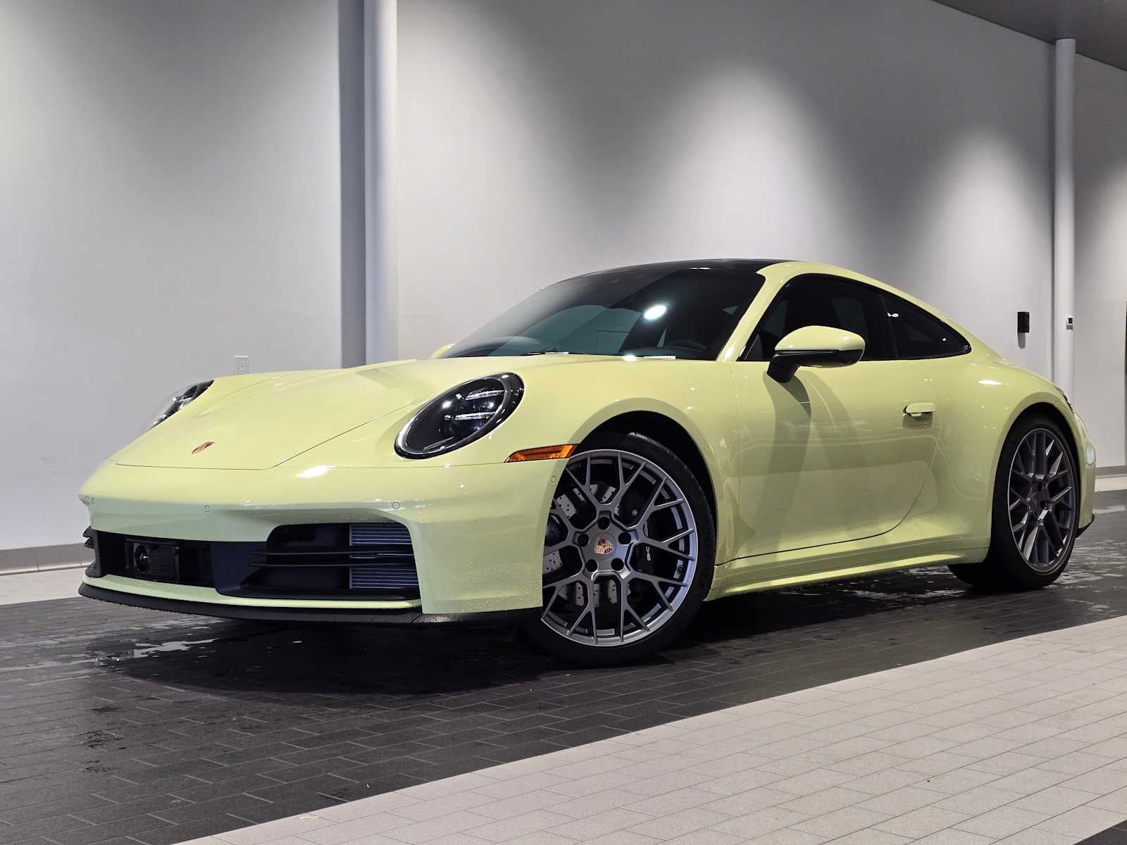 2025 Porsche 911 Carrera