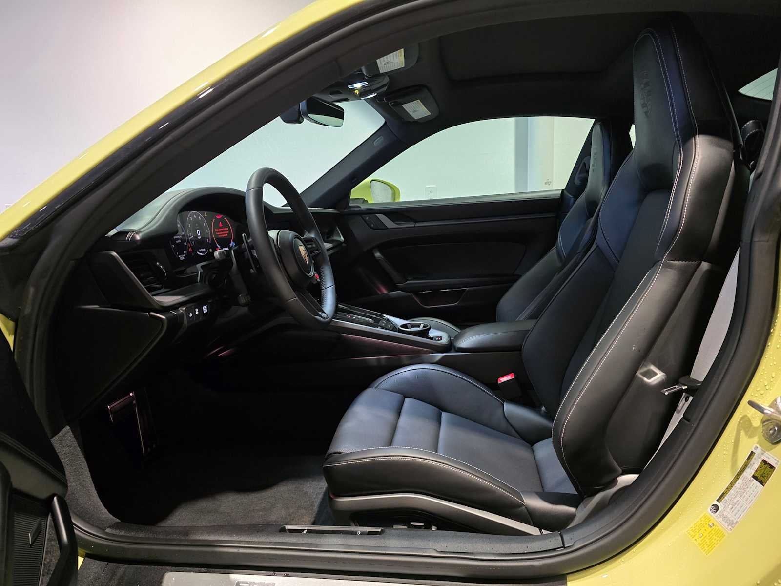 2025 Porsche 911 Carrera