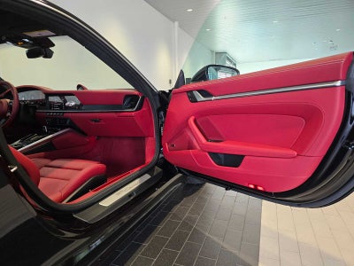 2025 Porsche 911 Carrera