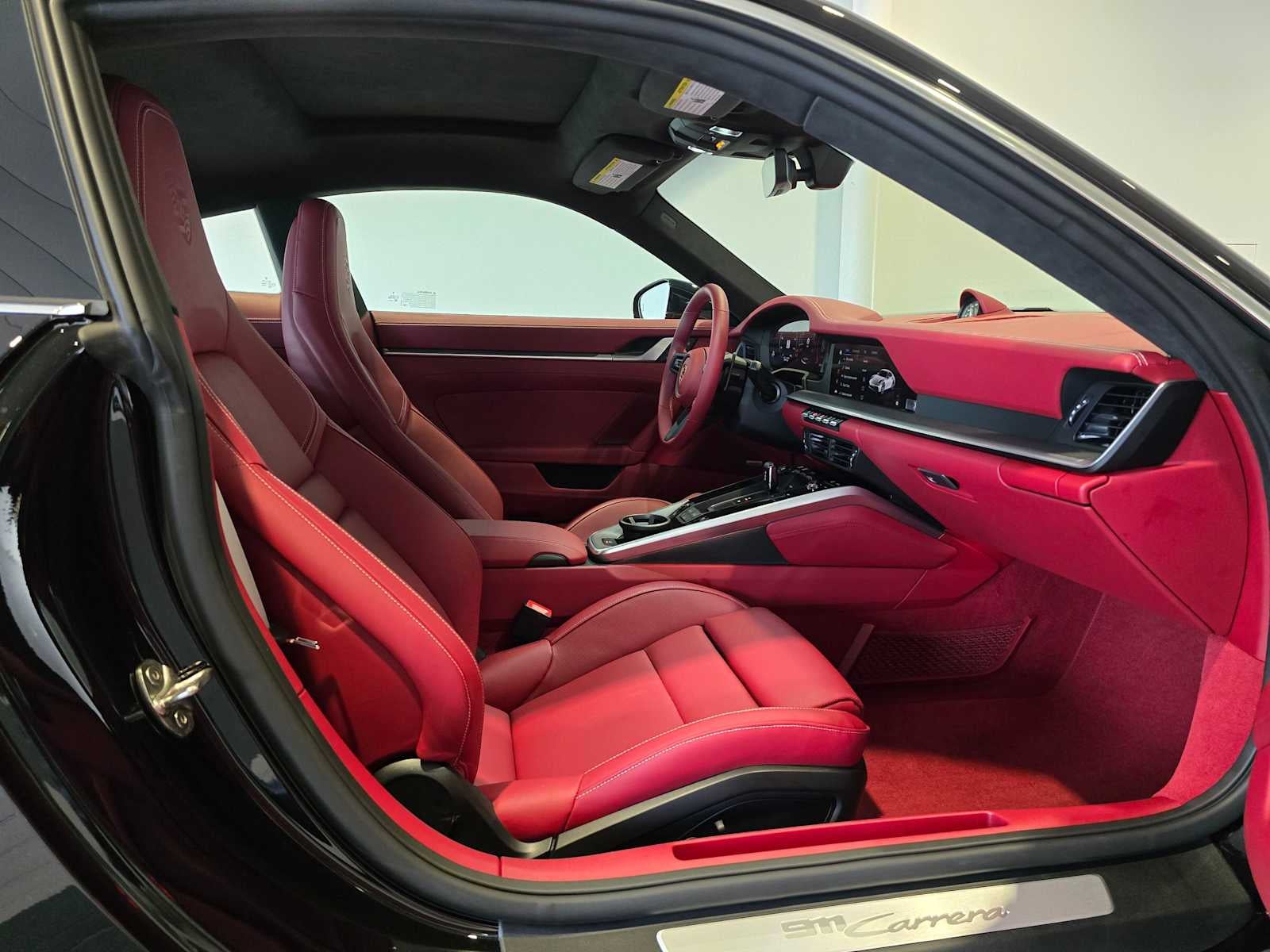 2025 Porsche 911 Carrera