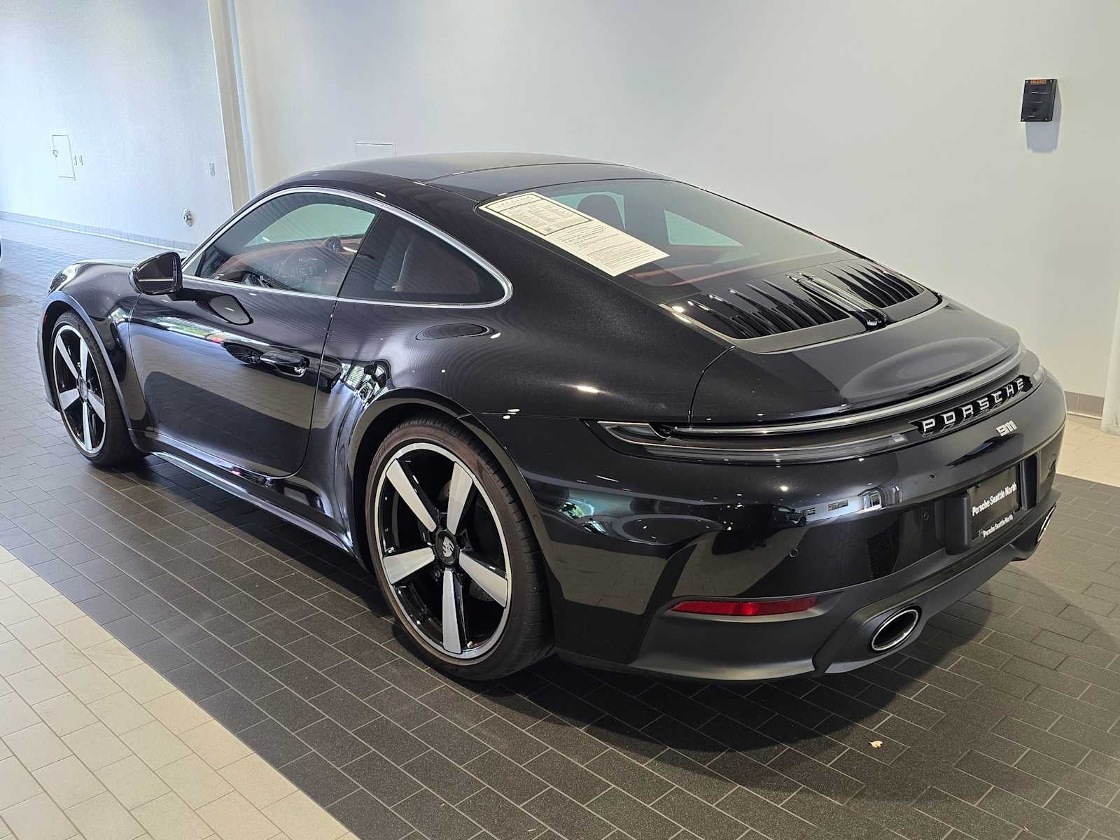 2025 Porsche 911 Carrera