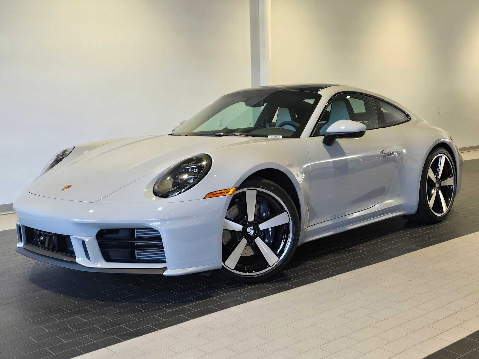 2025 Porsche 911 Carrera