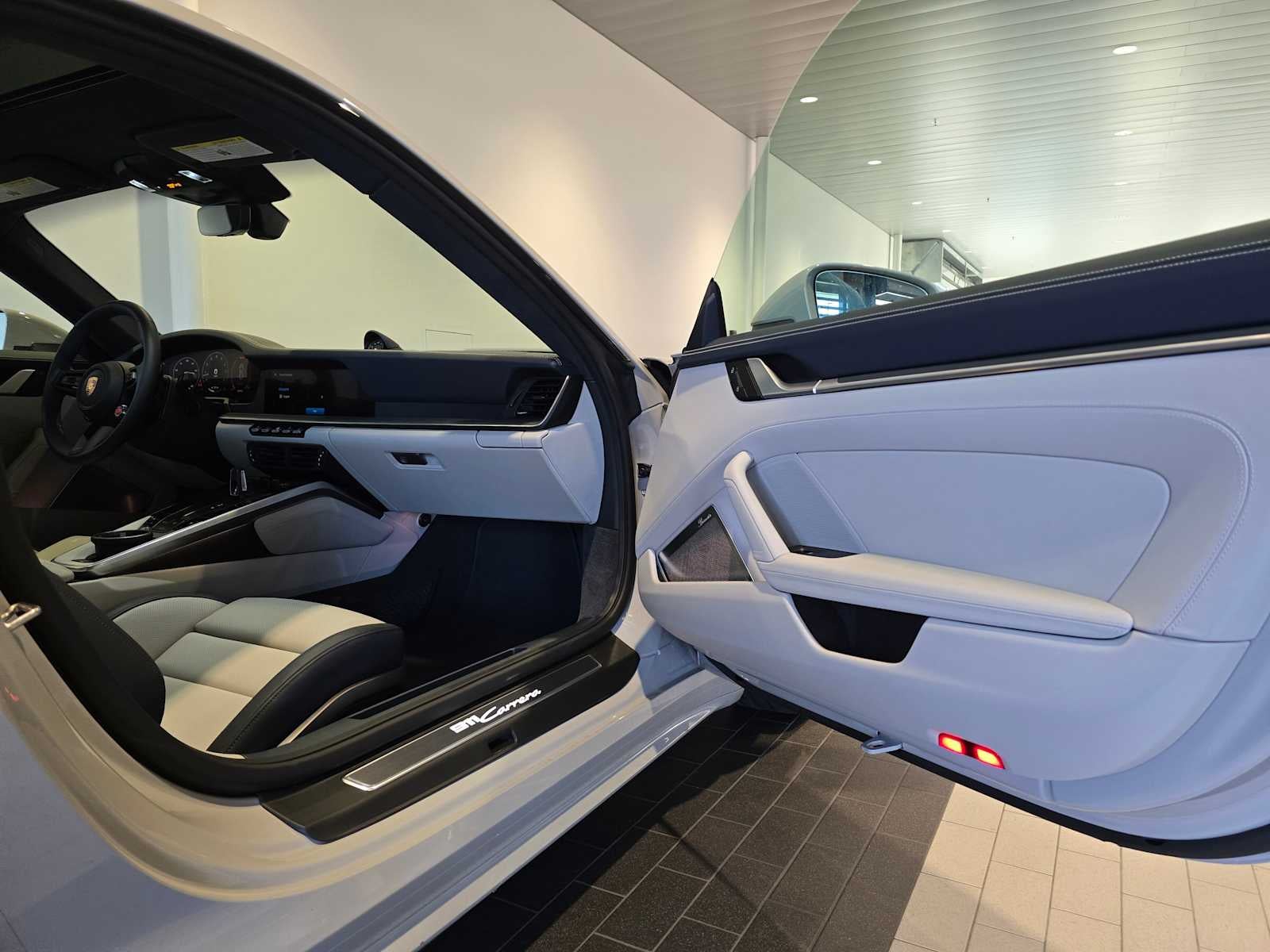 2025 Porsche 911 Carrera