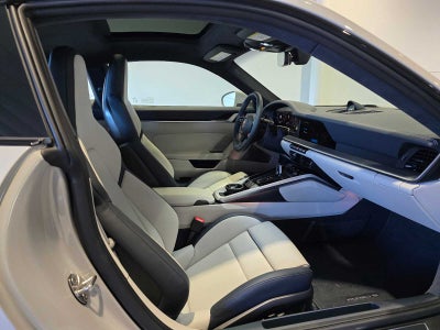 2025 Porsche 911 Carrera